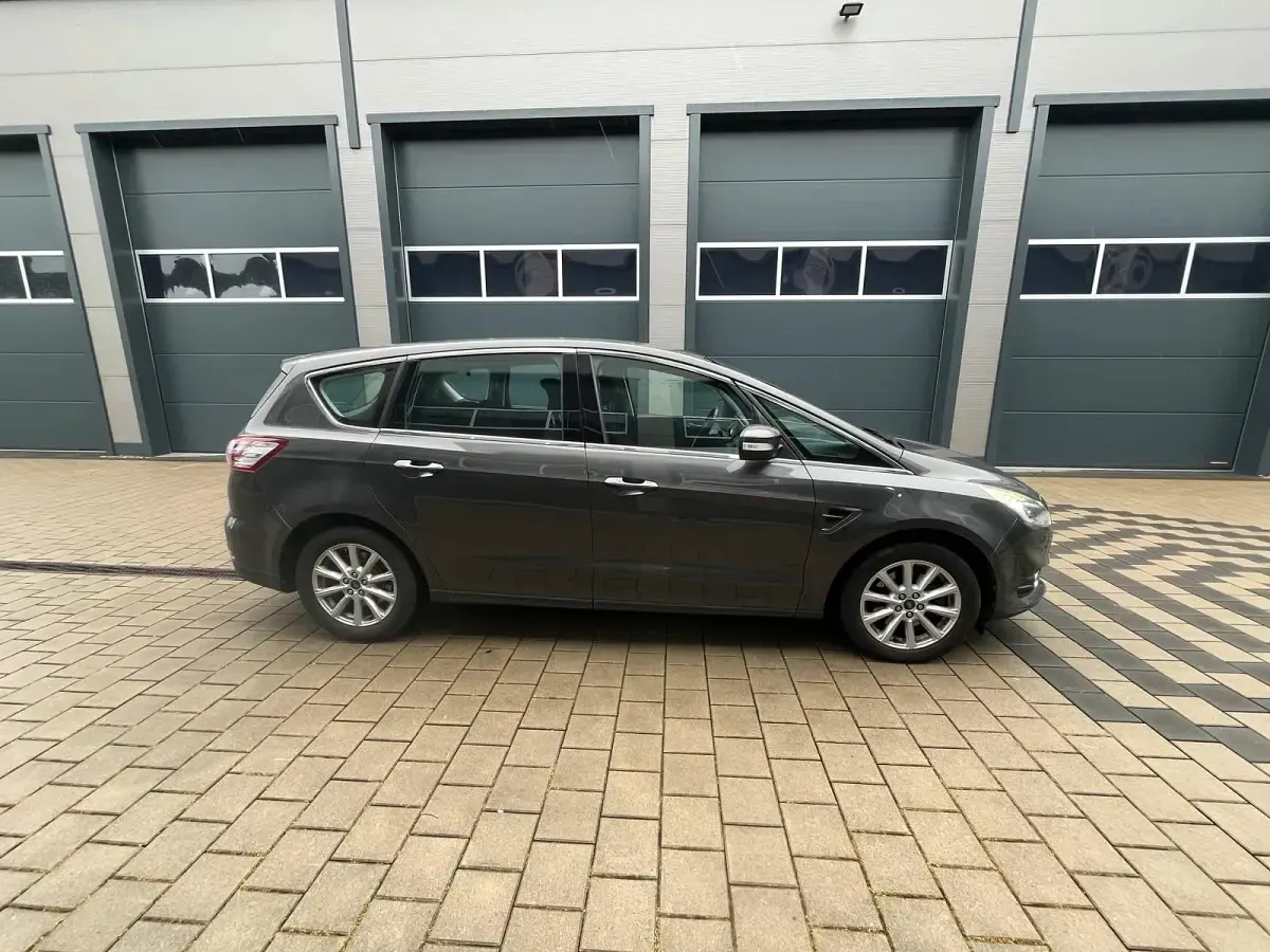 Gebraucht Ford S-MAX S 180 PS (132 kW) 2016 Grau Van / Kleinbus