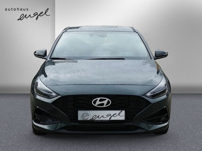 Neu Hyundai i30 Advantage 101 PS (74 kW) 2025 Grün Limousine