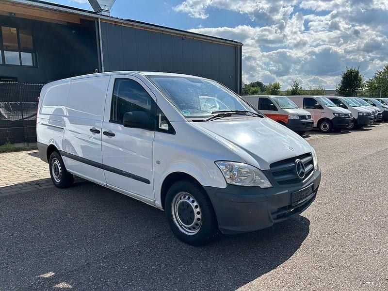 Weiß Gebraucht 2013 Mercedes Vito Van / Kleinbus | 7.900 € (Guter Preis) - Bild 1/4
