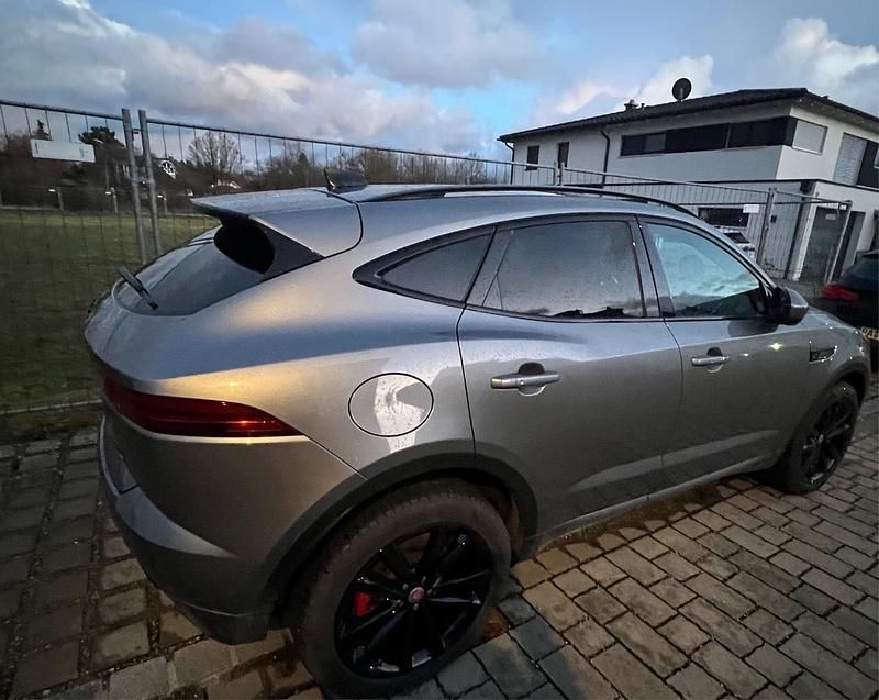 Gebraucht Jaguar E-Pace R-Dynamic 200 PS (147 kW) 2021 Grau SUV