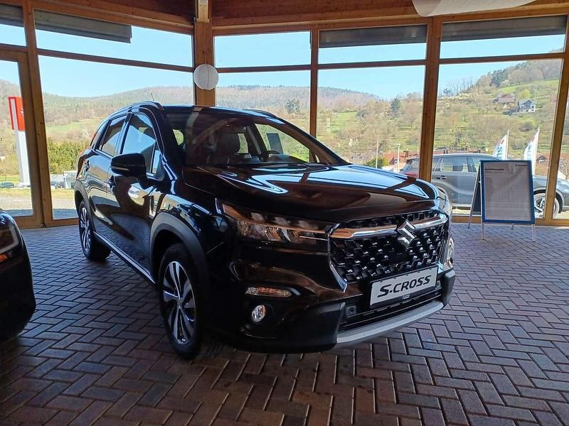 Gebraucht Suzuki SX4 S-Cross Comfort+ 129 PS (94 kW) 2025 Black met SUV