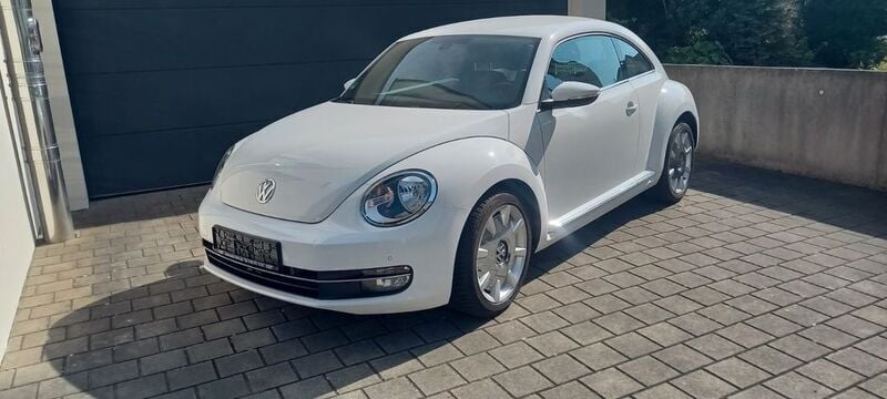 Weiß Gebraucht 2012 VW Beetle Design Limousine | 9.500 € (Fairer Preis) - Bild 1/4