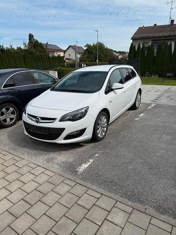 Weiß Gebraucht 2015 Opel Astra Eco Kombi | 6.700 € (Superpreis) - Bild 1/4