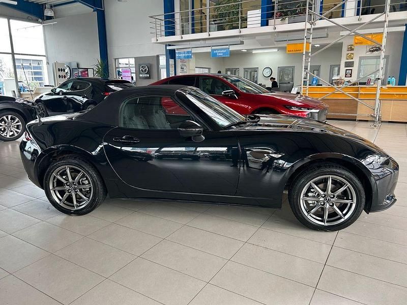 Neu Mazda MX5 Exclusive-Line 132 PS (97 kW) 2025 Schwarz Cabrio