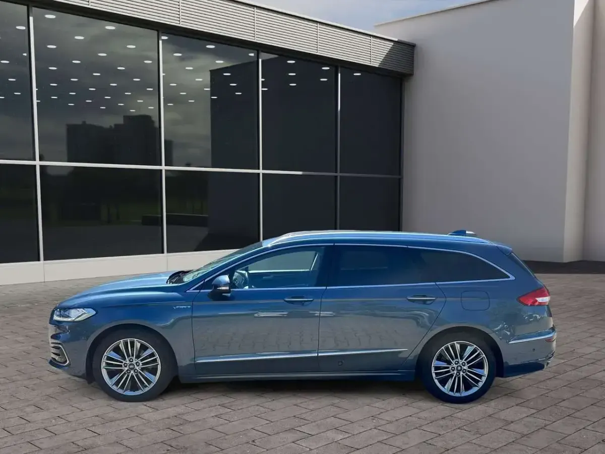 Gebraucht Ford Mondeo Vignale 188 PS (138 kW) 2022 Chromablau metallic Kombi
