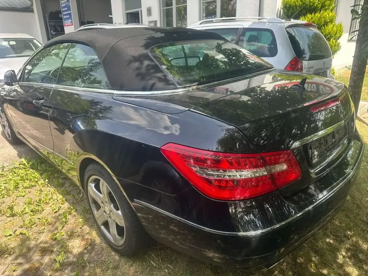 Gebraucht Mercedes E250 204 PS (150 kW) 2010 Obsidianschwarz  metalliclack Cabrio