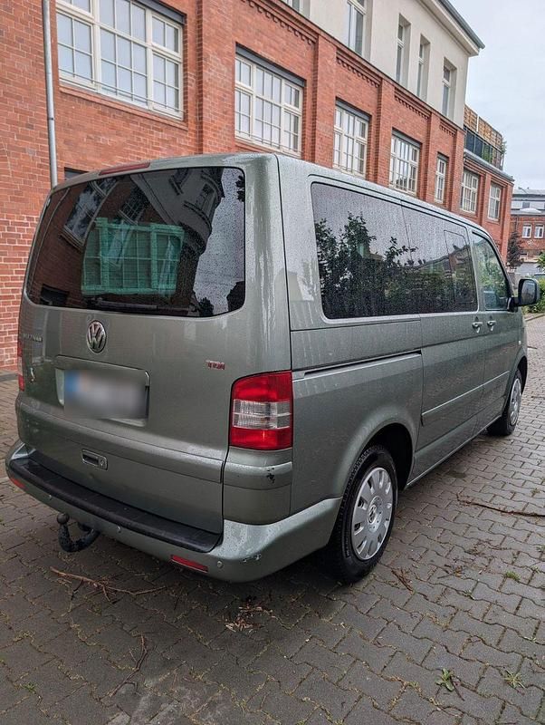 Second-hand VW Multivan 174 CP (127 kW) 2004 Verde Monovolum