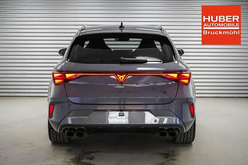 Gebraucht Cupra Leon VZ 333 PS (244 kW) 2025 Graphene grau metallic (r6) Kombi