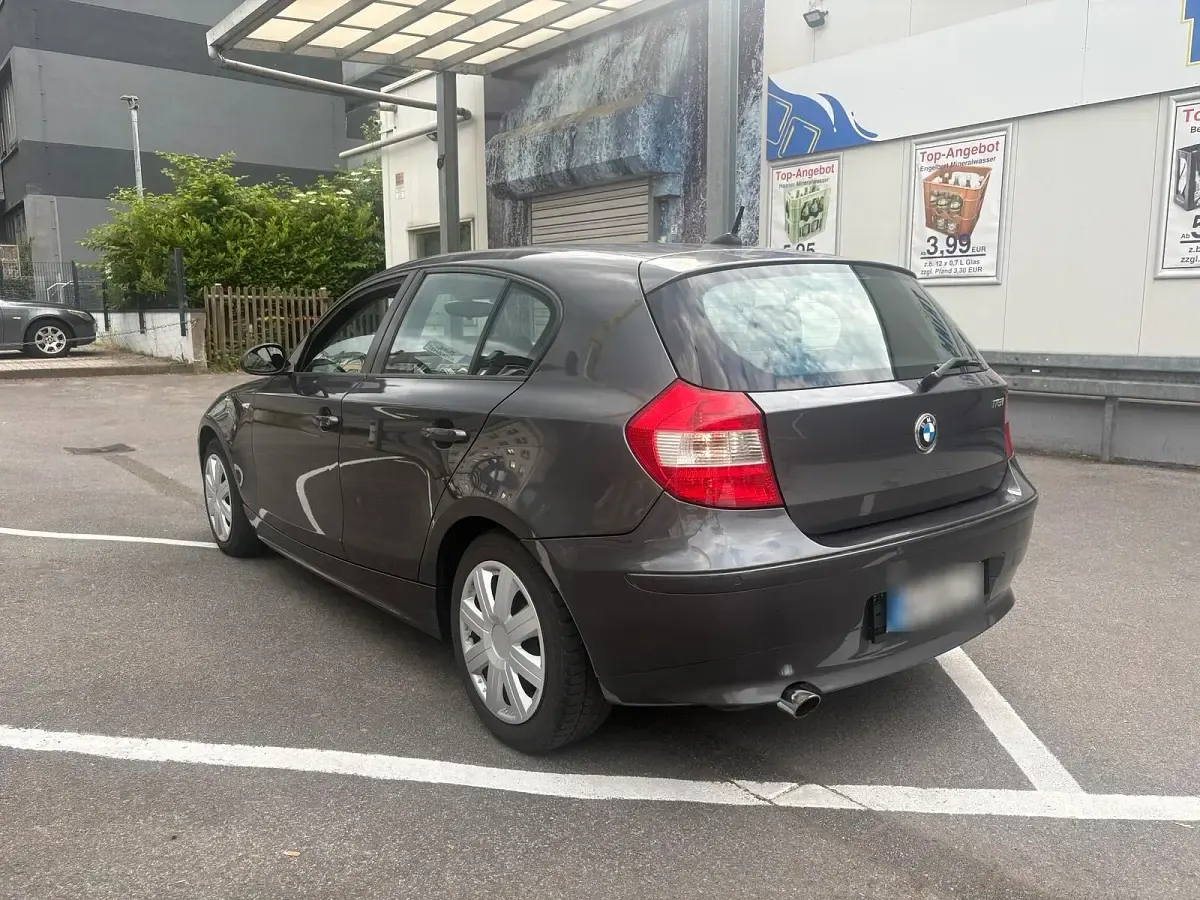 Gebraucht BMW 116 120 PS (88 kW) 2007 Grau Kleinwagen