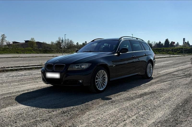 Second-hand BMW 330 245 CP (180 kW) 2009 Albastru Break