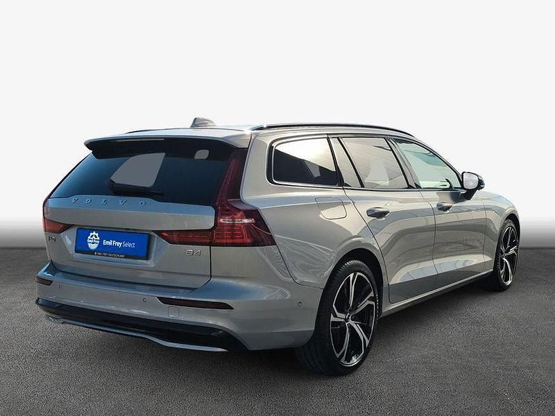 Gebraucht Volvo V60 Plus 197 PS (144 kW) 2025 Silber Kombi