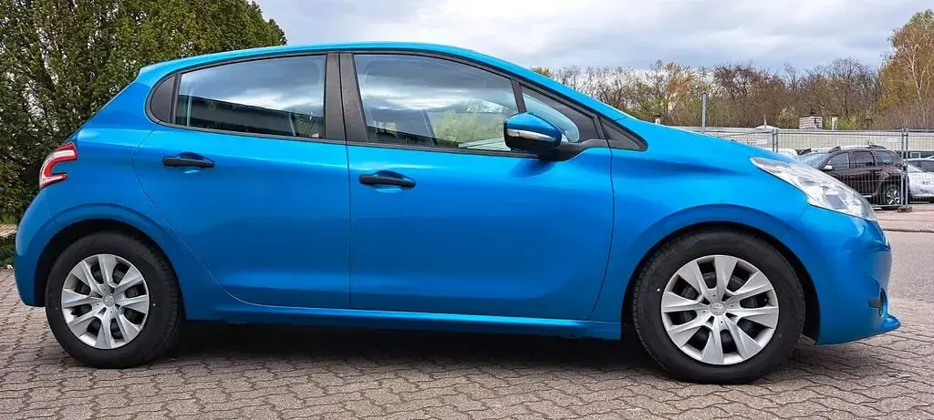 Gebraucht Peugeot 208 Access 68 PS (50 kW) 2012 Blau Kleinwagen
