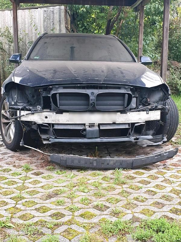 Blau Gebraucht 2015 BMW 530 Sport Line Kombi | 6.000 € (Superpreis) - Bild 1/4