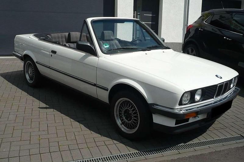 Weiß Gebraucht 1989 BMW 325 Cabriolet Cabrio | 15.600 € - Bild 1/4