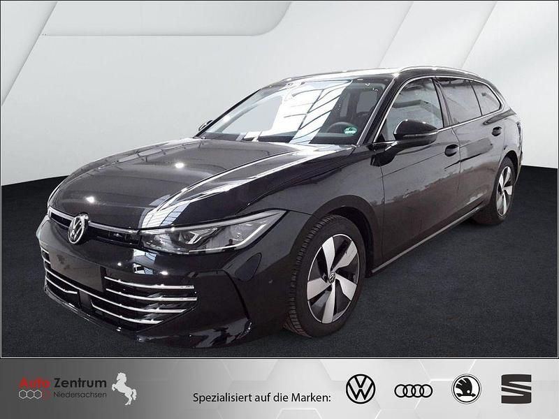 Grenadilla black metallic Gebraucht 2025 VW Passat Elegance Kombi | 35.780 € (Superpreis) - Bild 1/4