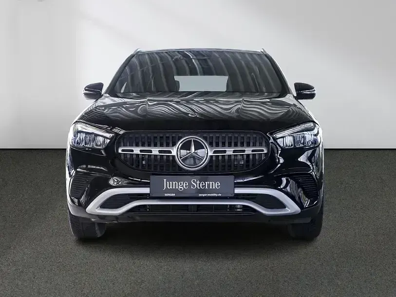 Gebraucht Mercedes GLA200 163 PS (119 kW) 2024 Unilack nachtschwarz SUV