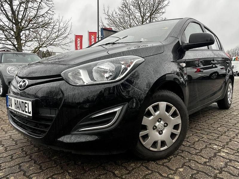Gebraucht Hyundai i20 Edition 86 PS (63 kW) 2013 Schwarz Kleinwagen