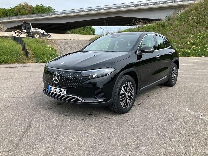 Gebraucht Mercedes EQA250+ 139 kW (190 PS) 2025 Schwarz SUV