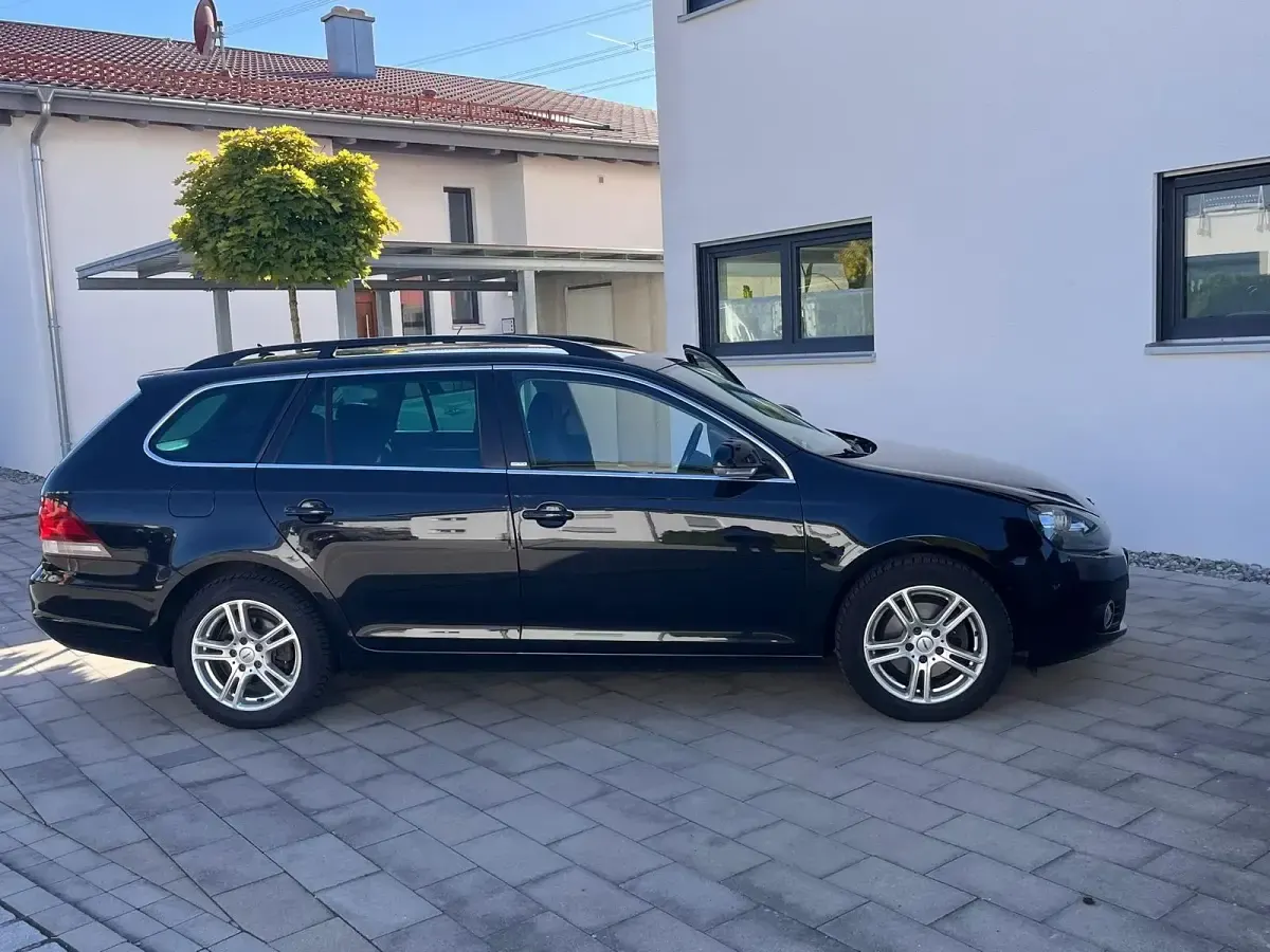 Gebraucht VW Golf VI 122 PS (89 kW) 2011 Schwarz Kleinwagen