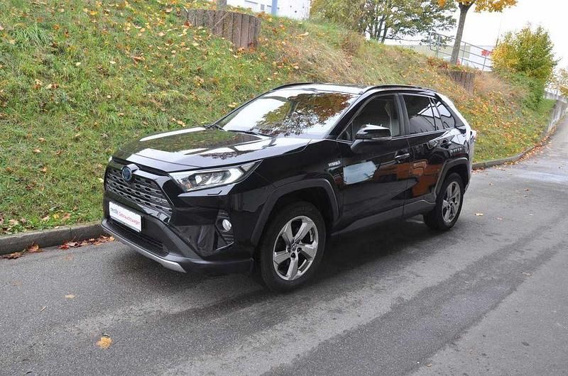 Schwarz Gebraucht 2019 Toyota RAV4 Hybrid Club SUV | 29.800 € (Teuer) - Bild 1/4