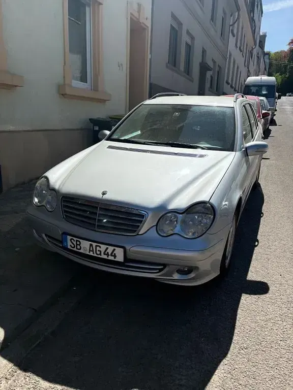 Gebraucht Mercedes C220 Classic 150 PS (110 kW) 2006 Silber Limousine
