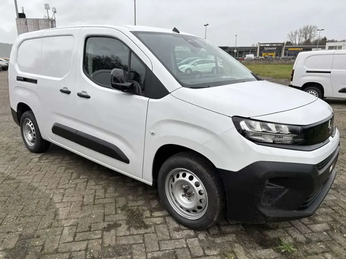Neu Opel Combo 102 PS (75 kW) 2025 Kaolin weiß Van / Kleinbus