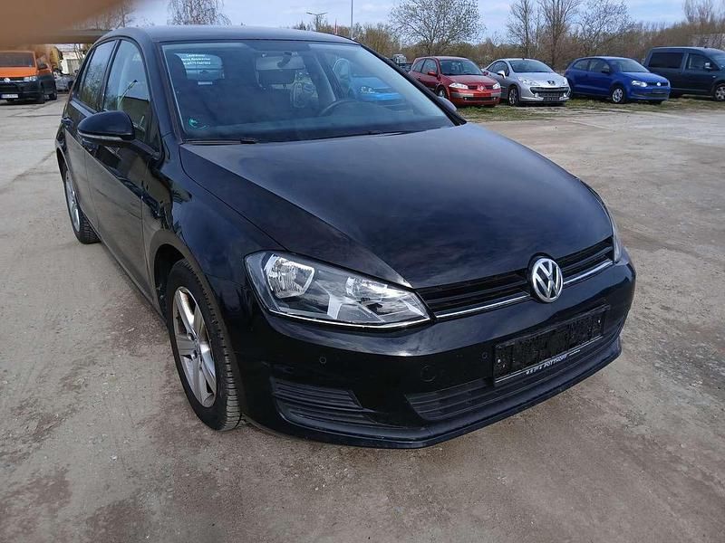 Second-hand VW Golf VII Trendline 86 CP (63 kW) 2013 Negru Berlinǎ