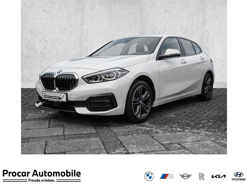Weiß Gebraucht 2022 BMW 118 Sport Line Kleinwagen | 23.400 € (Fairer Preis) - Bild 1/4