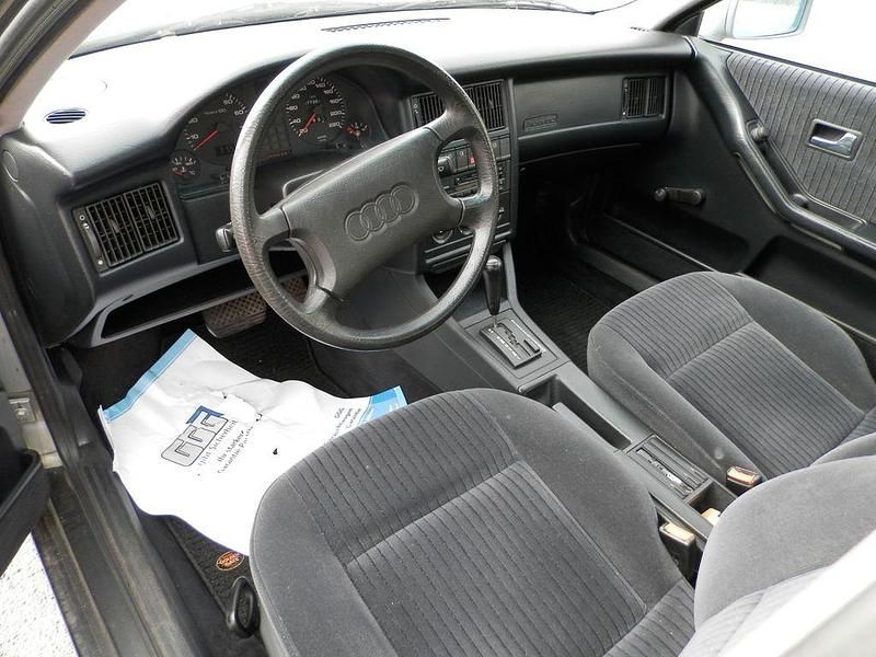 Second-hand Audi 80 116 CP (85 kW) 1992 Argintiu Berlinǎ