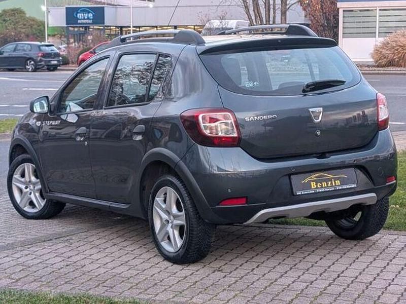 Gebraucht Dacia Sandero Prestige 90 PS (66 kW) 2016 Grau Kleinwagen