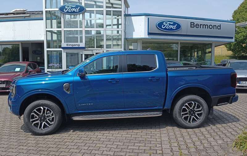 Saphirblau metallic Gebraucht 2023 Ford Ranger Limited Abholung | 44.490 € (Etwas zu teuer) - Bild 1/4