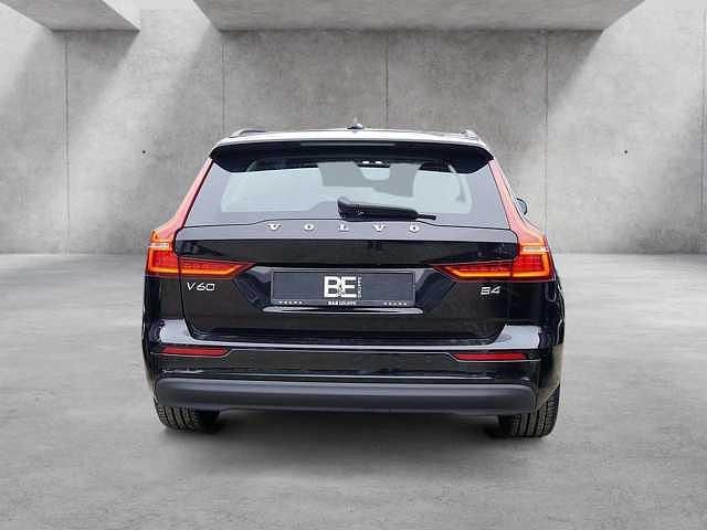 Gebraucht Volvo V60 145 PS (106 kW) 2023 Kombi