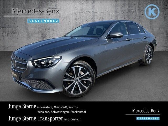 Grau Gebraucht 2022 Mercedes E300 Limousine | 43.880 € (Fairer Preis) - Bild 1/4
