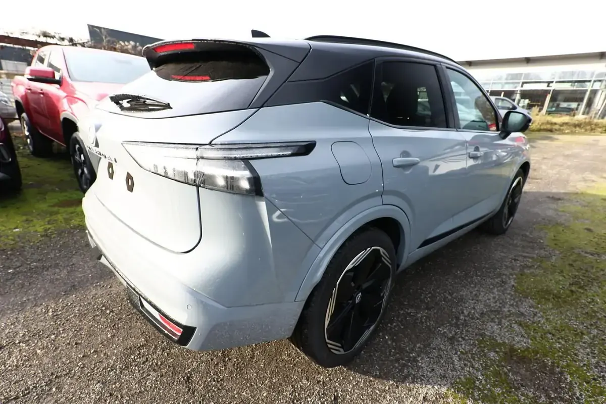 Neu Nissan Qashqai S 158 PS (116 kW) 2025 Ceramic grey / dach: sch... SUV