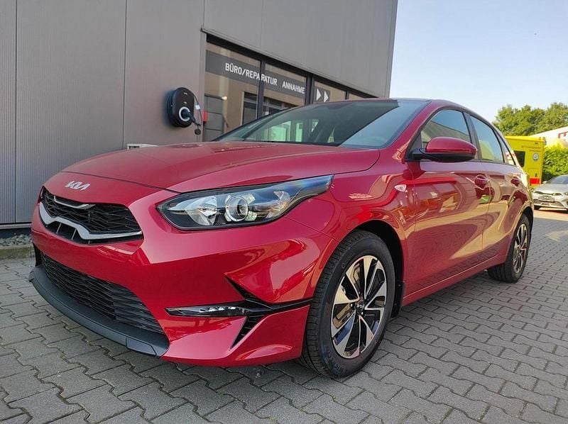 Nowe Kia Ceed 140 KM (102 kW) 2026 Czerwony Hatchback
