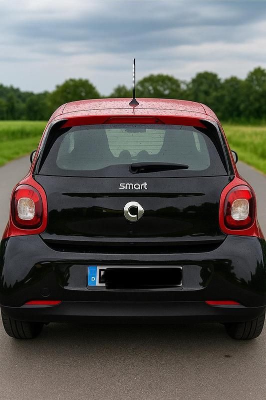 Gebraucht Smart ForFour 90 PS (66 kW) 2018 Schwarz Kleinwagen