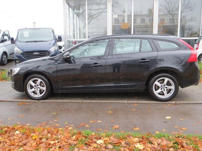 Gebraucht Volvo V60 Kinetic 114 PS (83 kW) 2015 Schwarz Kombi