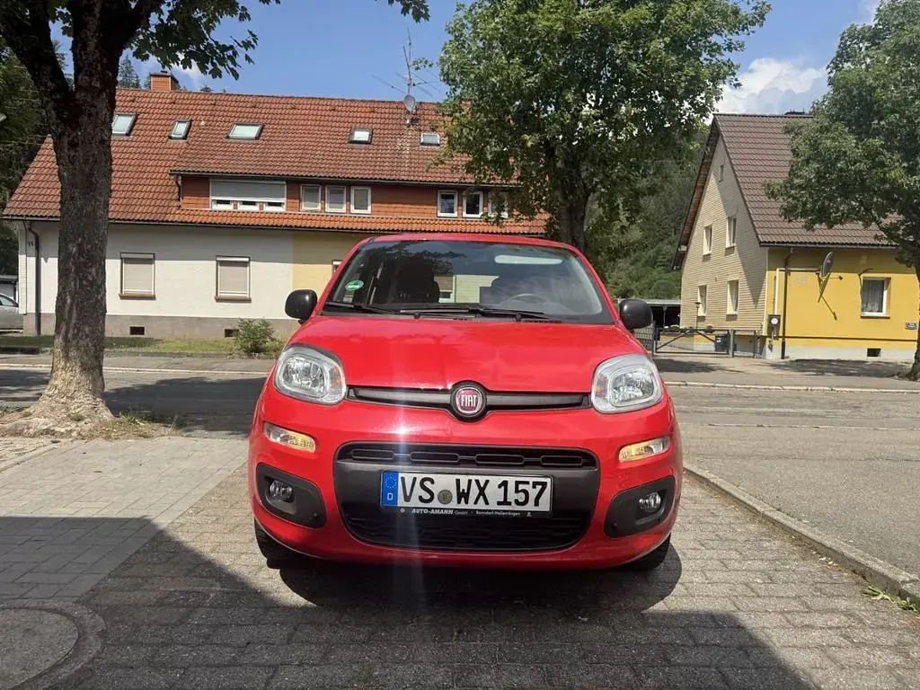 Gebraucht Fiat Panda Lounge 69 PS (50 kW) 2017 Rot Kleinwagen