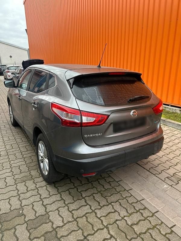 Gebraucht Nissan Qashqai 131 PS (96 kW) 2014 Grau SUV