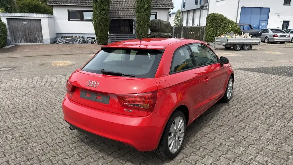 Gebraucht Audi A1 Ambition 86 PS (63 kW) 2011 Rot Kleinwagen