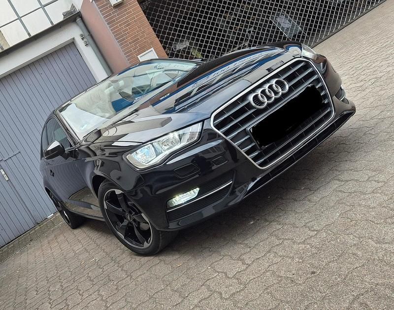 Schwarz Gebraucht 2015 Audi A3 Limousine | 11.700 € (Guter Preis) - Bild 1/4