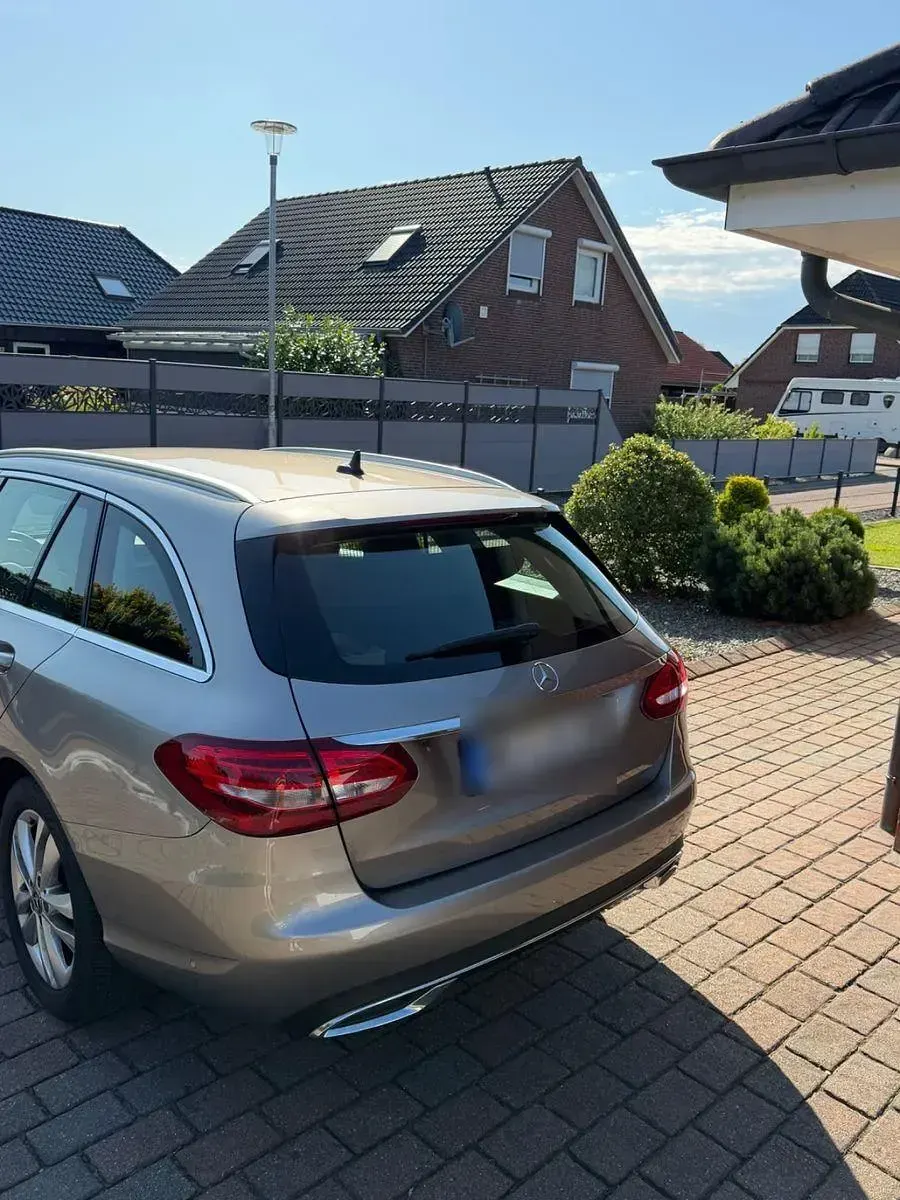 Gebraucht Mercedes C220 194 PS (142 kW) 2020 Schwarz Kombi