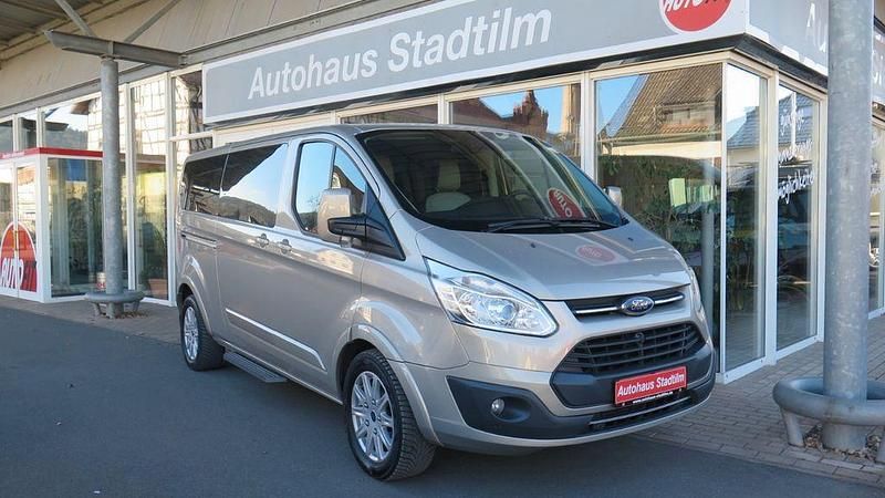 Gebraucht Ford Tourneo Titanium 170 PS (125 kW) 2017 Silber Van / Kleinbus