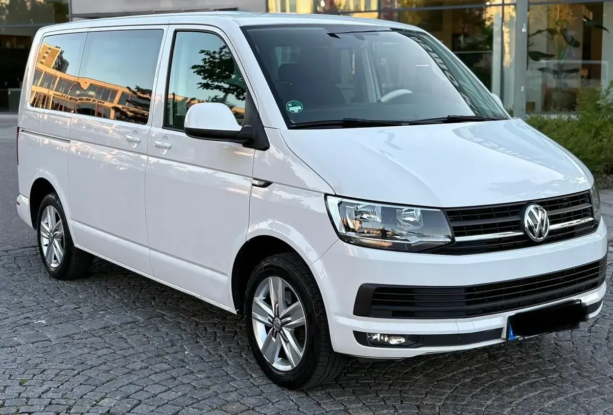 Gebraucht VW Multivan 150 PS (110 kW) 2019 Weiß Van / Kleinbus