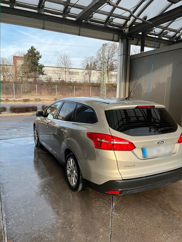 Usata Ford Focus 120 CV (88 kW) 2015 Beige Station wagon