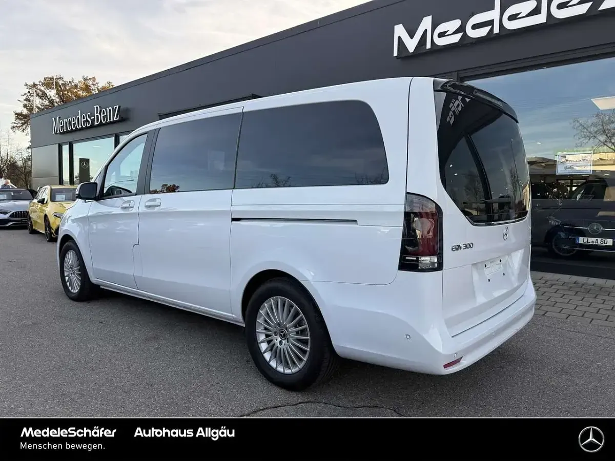 Gebraucht Mercedes EQV300 150 kW (204 PS) 2025 Bergkristallweiß Van / Kleinbus