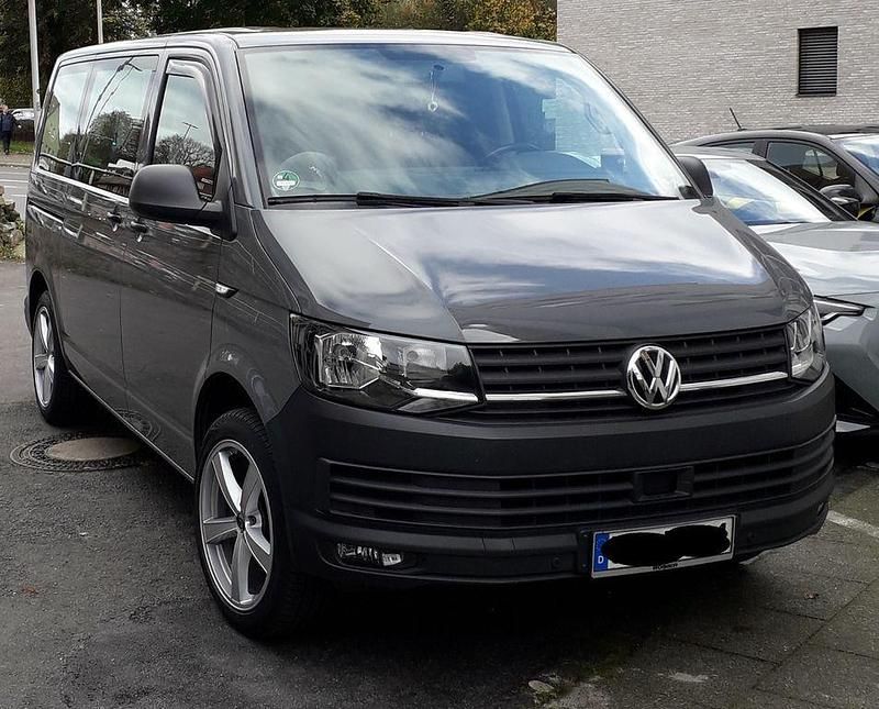 Grau Gebraucht 2018 VW T6 Van | 25.400 € (Guter Preis) - Bild 1/4