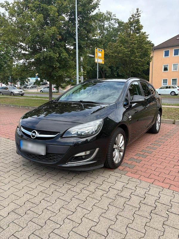 Schwarz Gebraucht 2013 Opel Astra Kombi | 6.300 € (Fairer Preis) - Bild 1/4