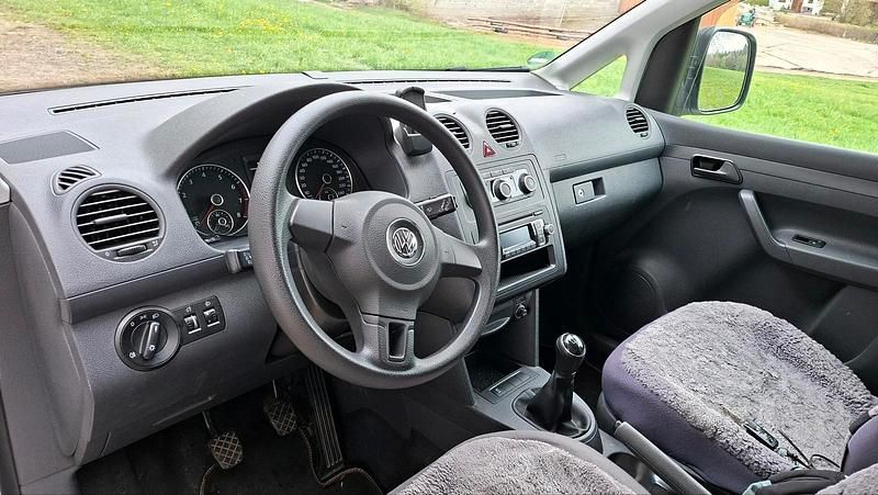 Second-hand VW Caddy Startline 105 CP (77 kW) 2014 Monovolum