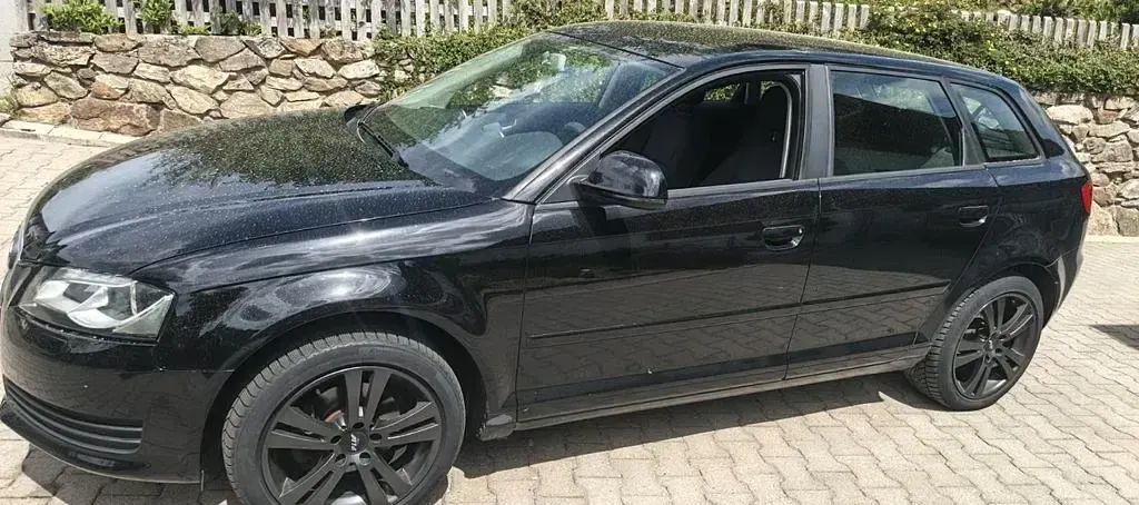 Second-hand Audi A3 Ambiente 140 CP (102 kW) 2010 Negru Hatchback